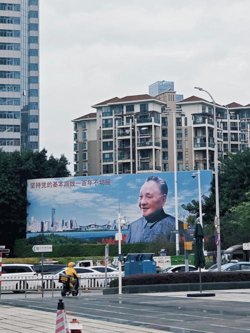 第一位观众是个“老深圳”:追寻历史印迹 见证发展奇迹