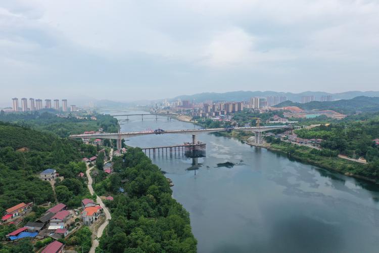 益常高速扩容工程沅水特大桥全幅贯通