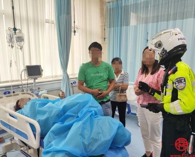 秋收时搅断手指 高速民警争分夺秒护送就医