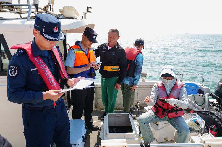 粤桂琼三省(区)开展海上联合执法
