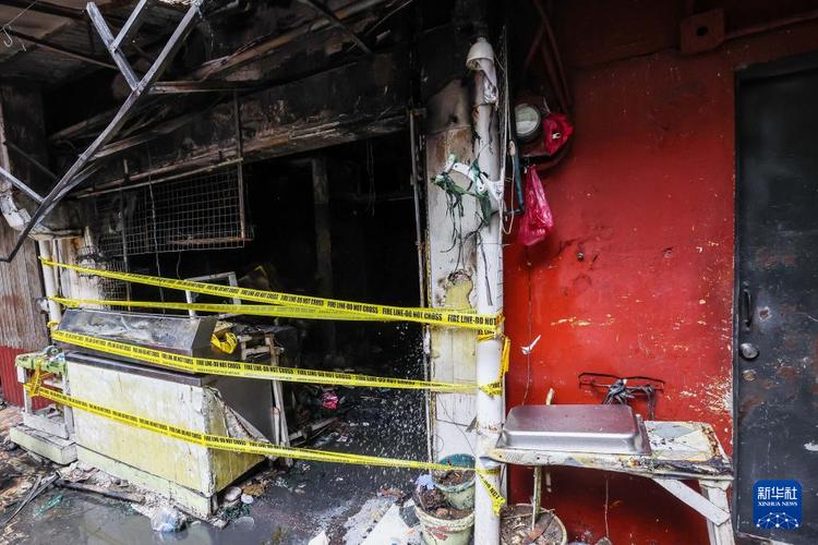 马尼拉“中国城”一建筑起火 至少11人死亡