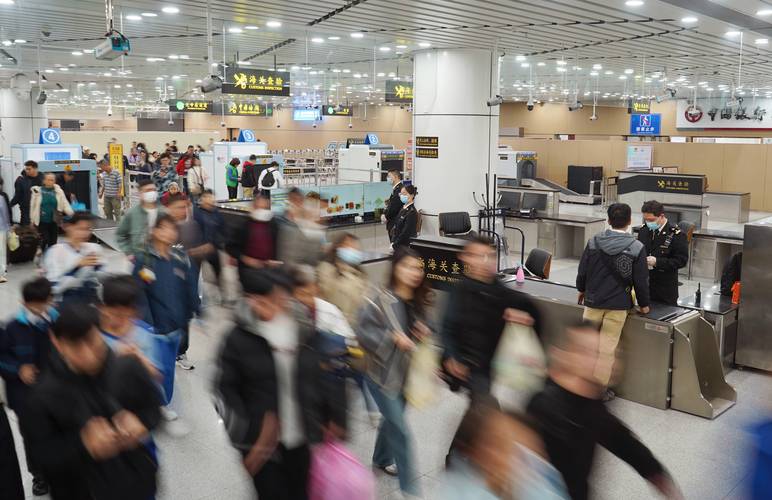 珠海拱北口岸年内出入境旅客突破5000万人次